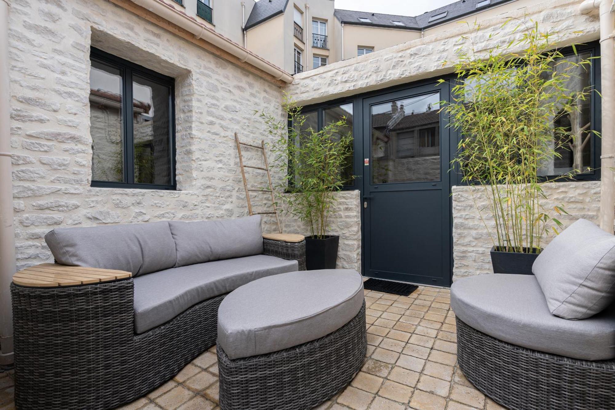 Charming House With A Hot Tub Holiday home Saint-Ouen (Seine-Saint-Denis)