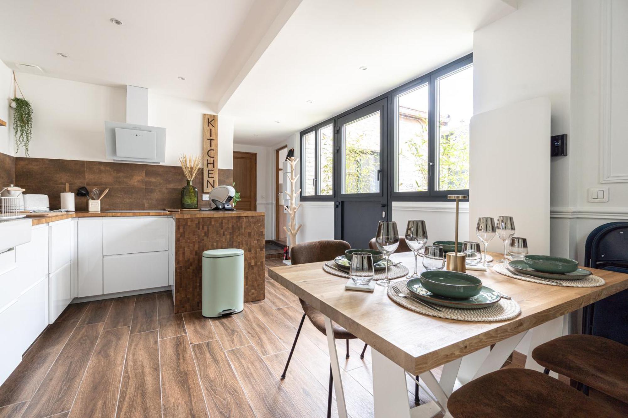 Holiday home Charming House With A Hot Tub Saint-Ouen (Seine-Saint-Denis)