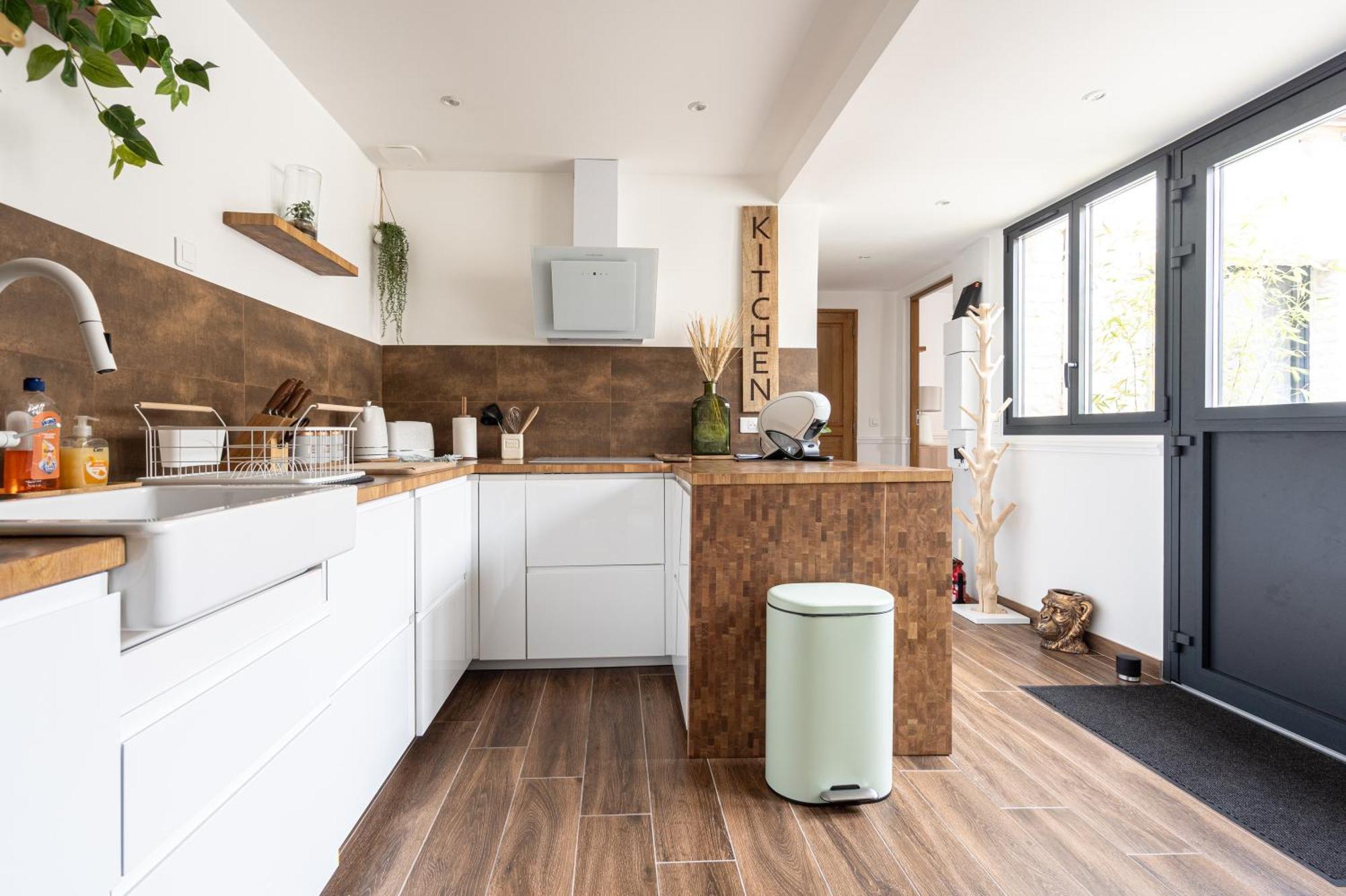Holiday home Charming House With A Hot Tub Saint-Ouen (Seine-Saint-Denis)
