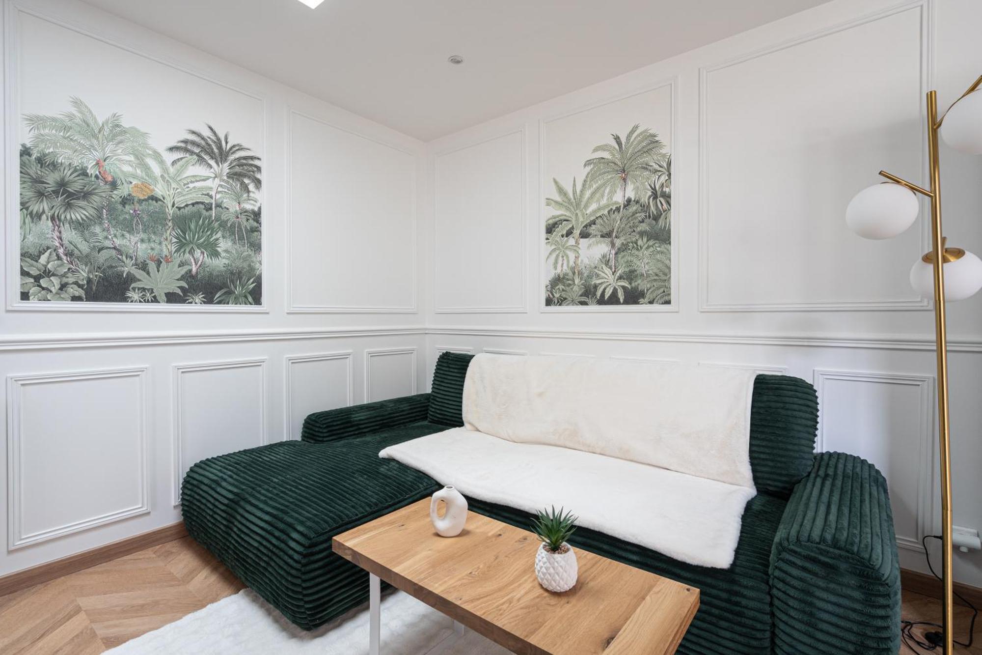 Holiday home Charming House With A Hot Tub Saint-Ouen (Seine-Saint-Denis)